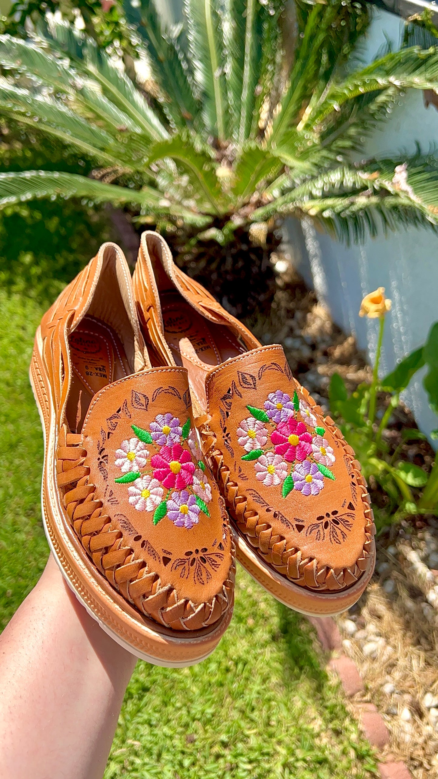 Flor Caramelo Platform