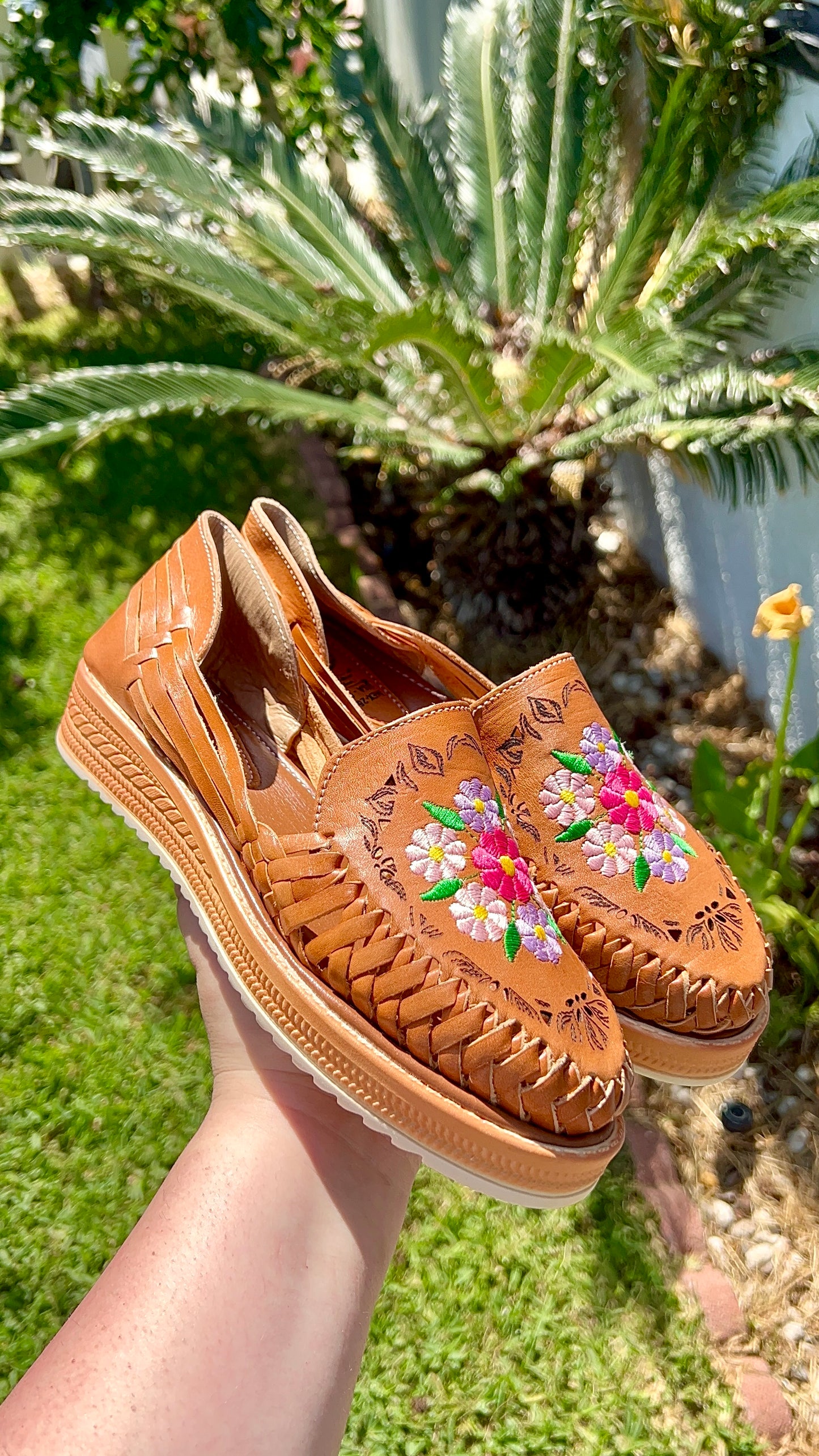 Flor Caramelo Platform