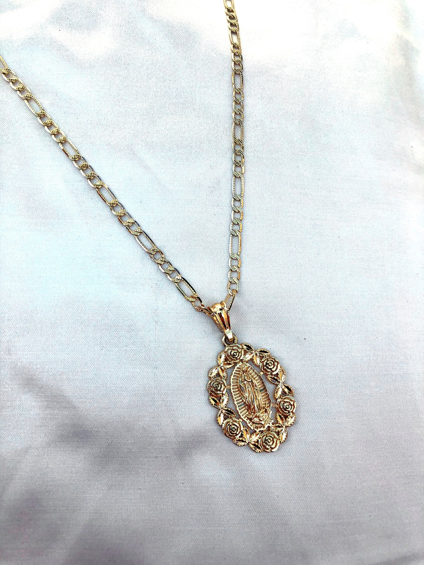 Virgin Mary Rose Ring - Latina Palace
