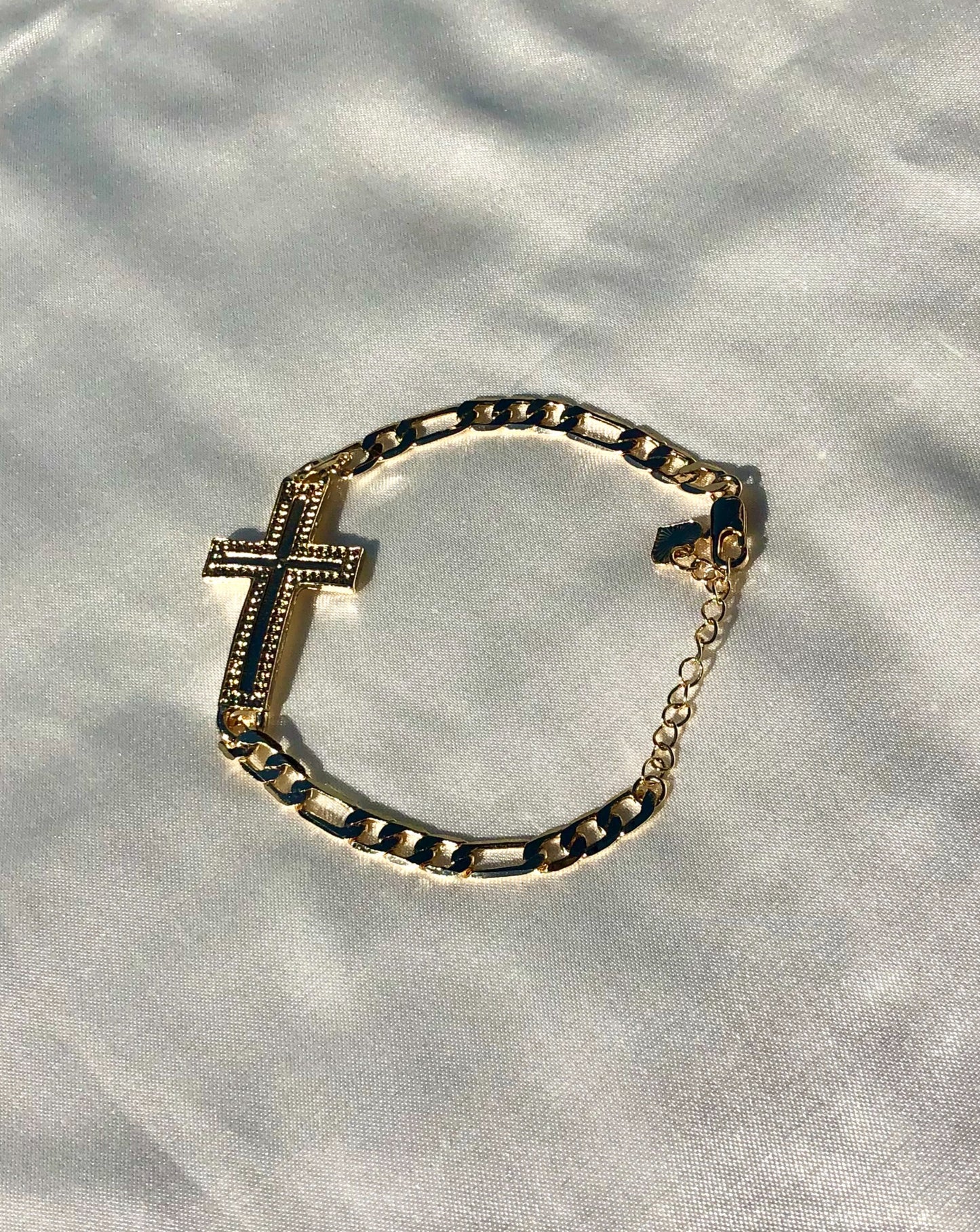 Gold Cross Bracelet - Latina Palace