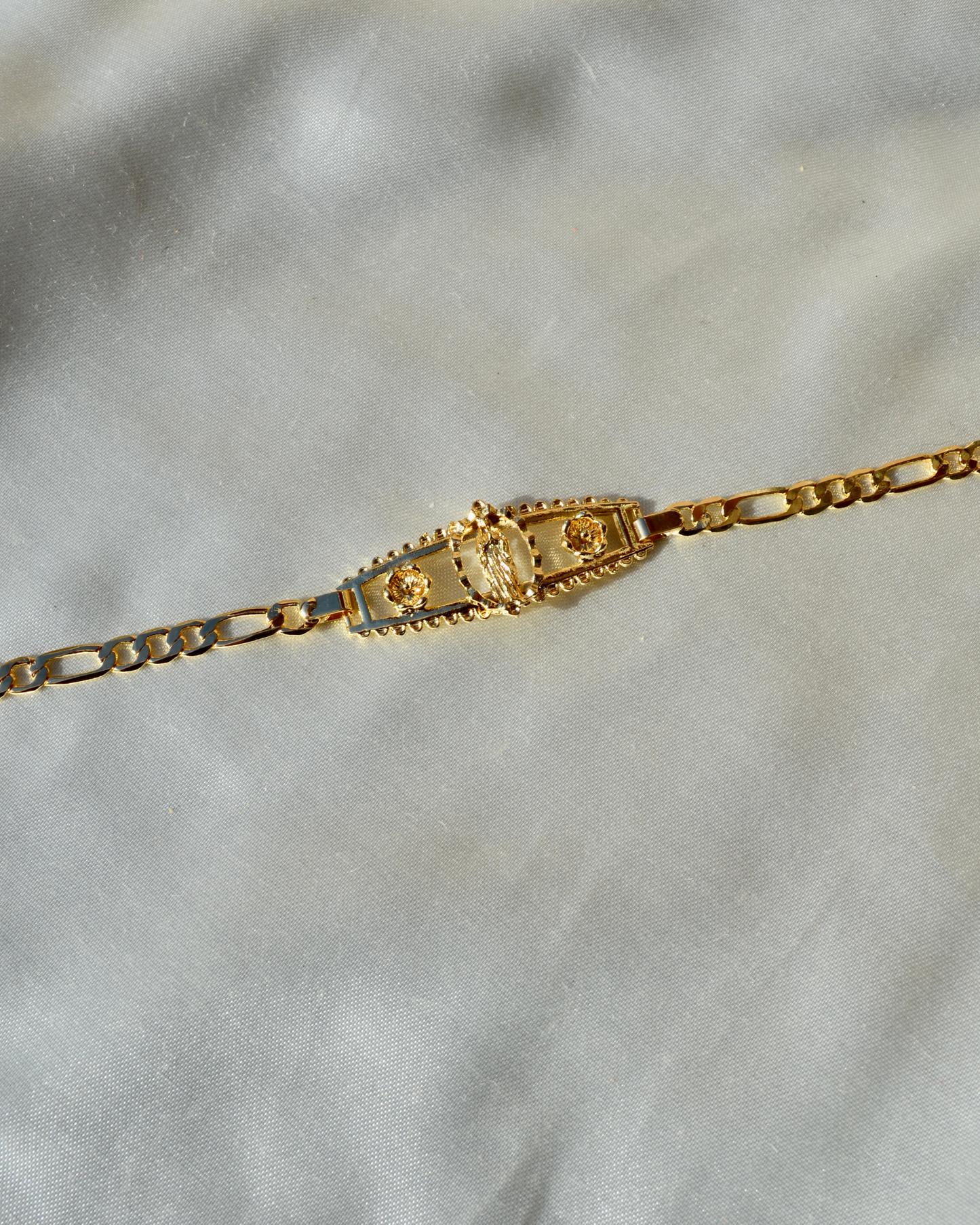 Golden Virgin Mary Bracelet - Latina Palace