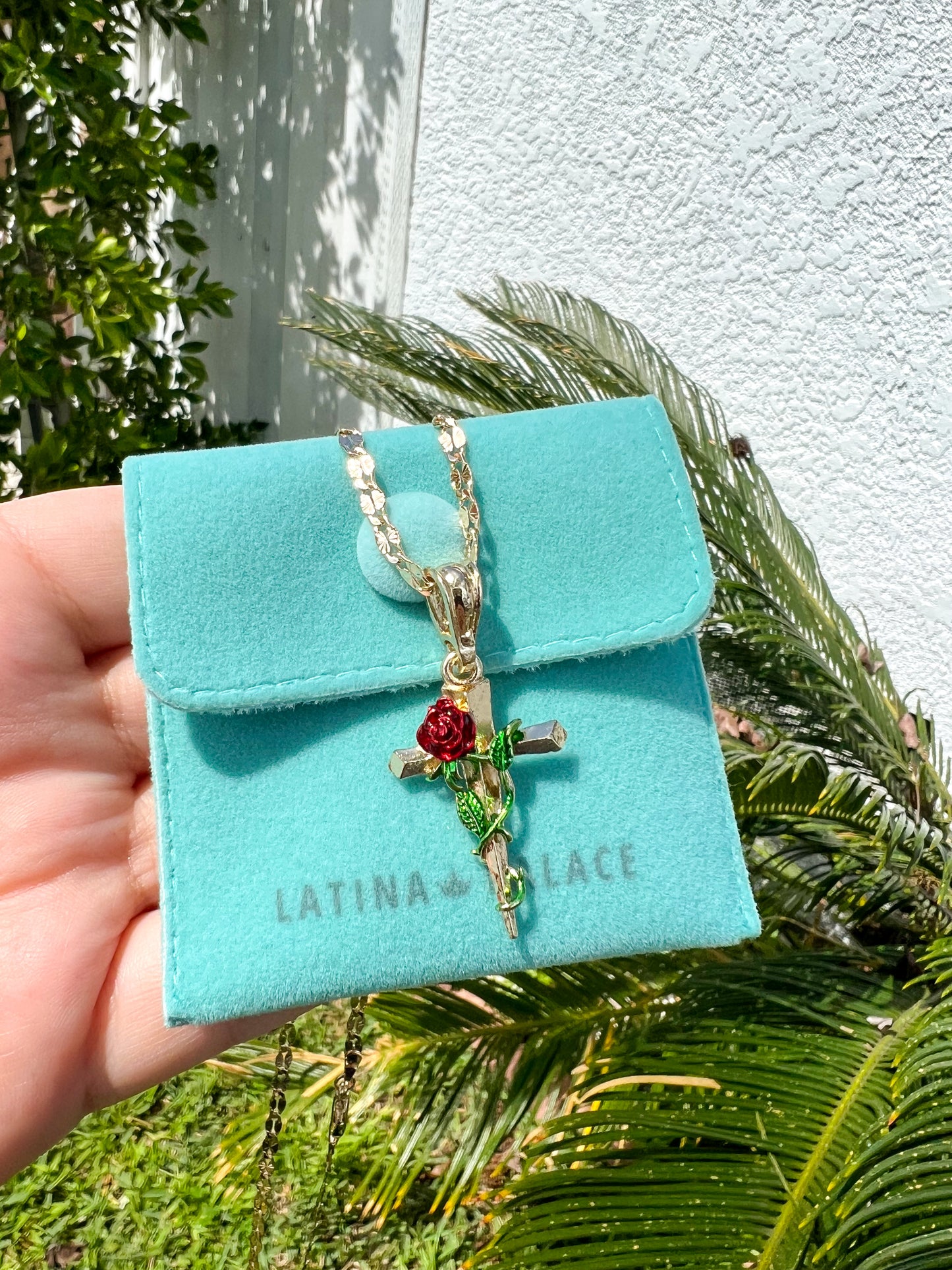 Rosa en la Cruz (Red Rose)