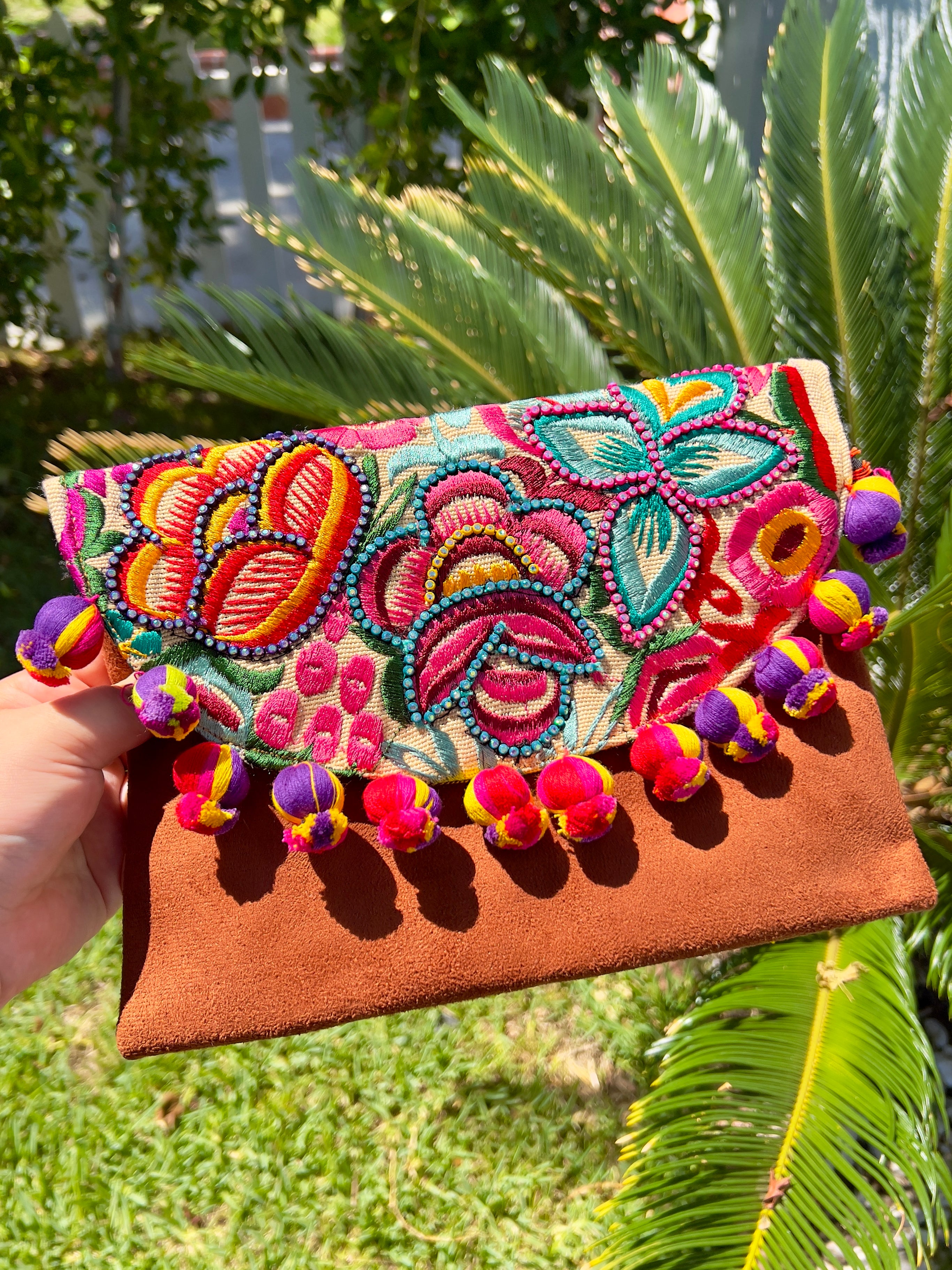 Butterfly Garden Embroidered Purse - Red – CHA COLLECTIVE