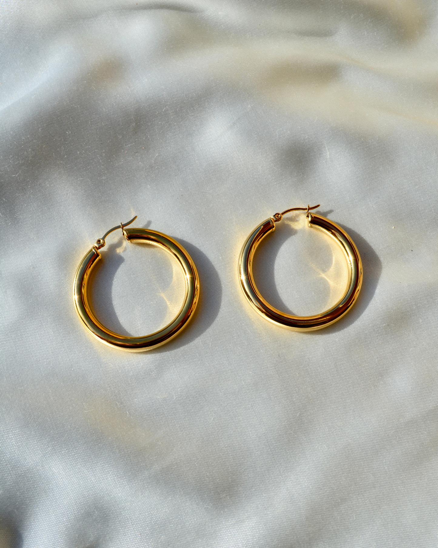 Medium Gold Hoops - Latina Palace