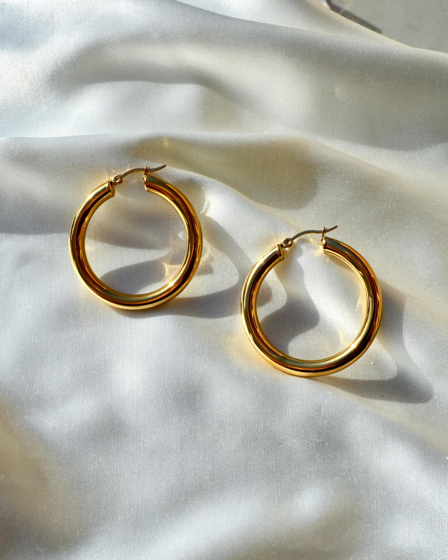 Medium Gold Hoops - Latina Palace