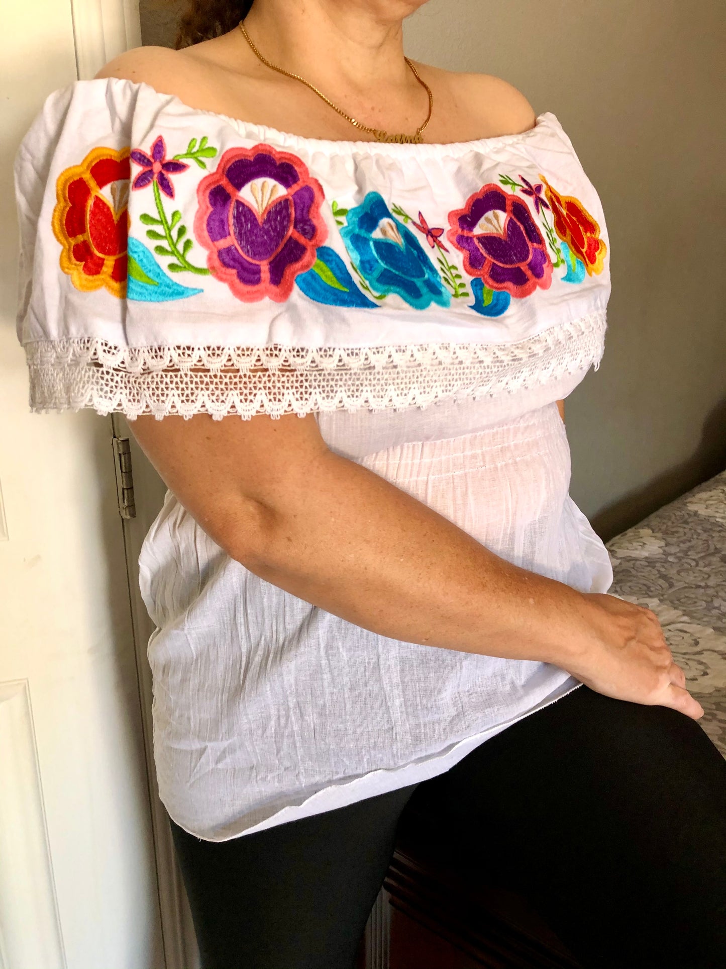 Embroidered Floral Top - Latina Palace